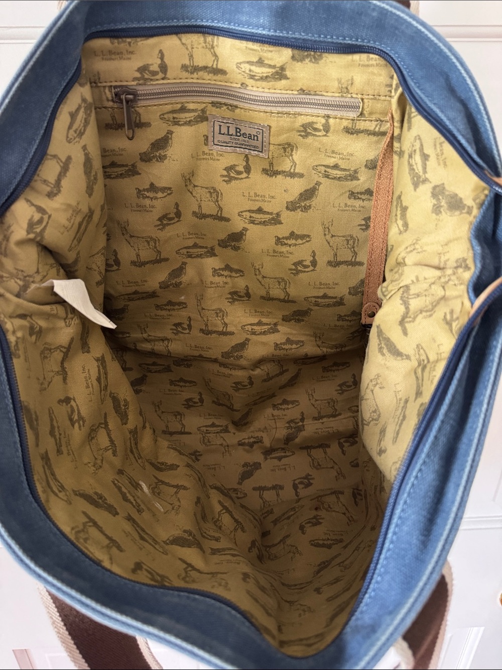 L.L. Bean Vintage  RARE Navy Canvas Tote w/ Fish Embroidery & Leather Brown Trim - Picture 3 of 13